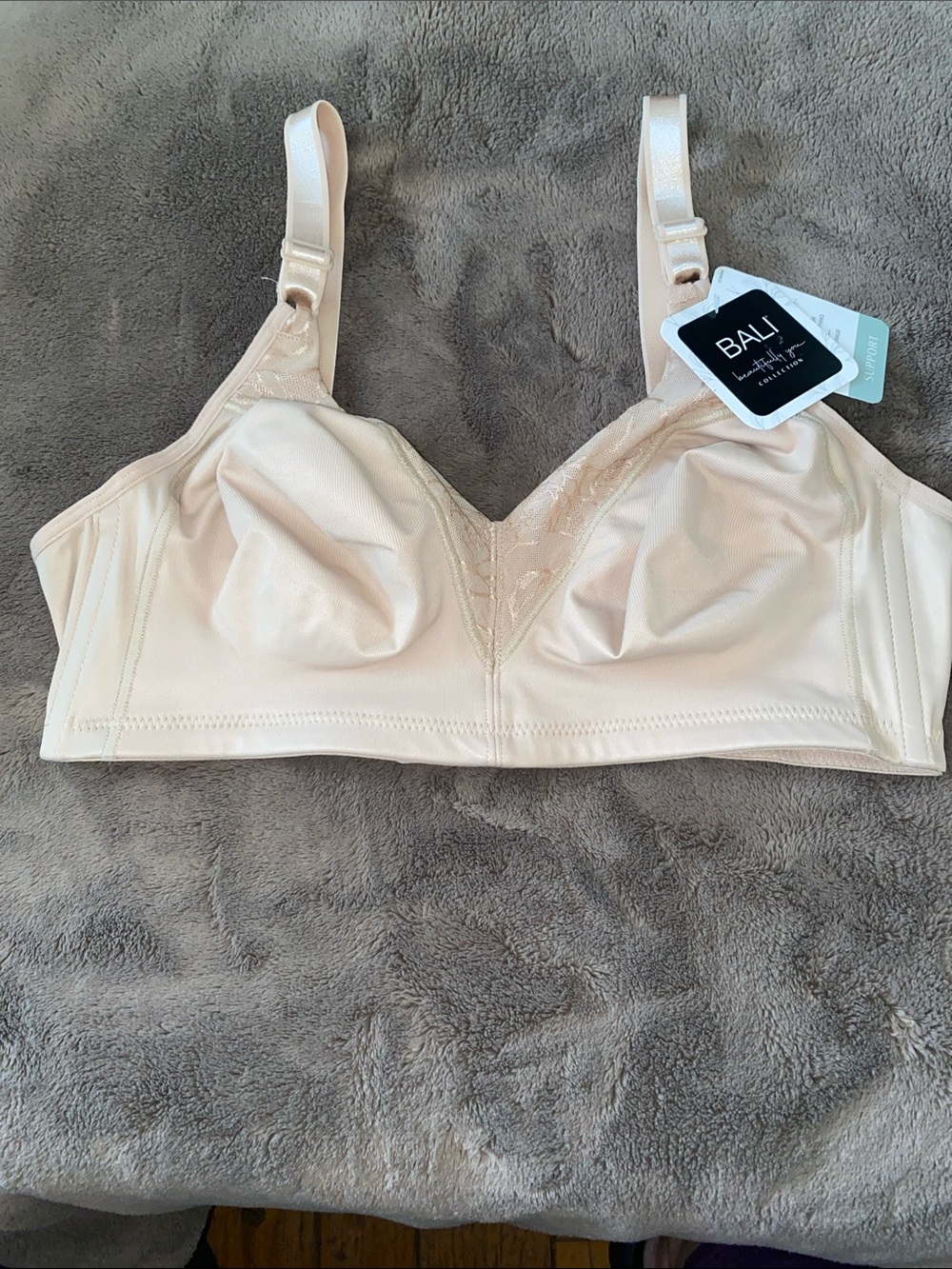 Bali Softcup Bra in Light Nude
